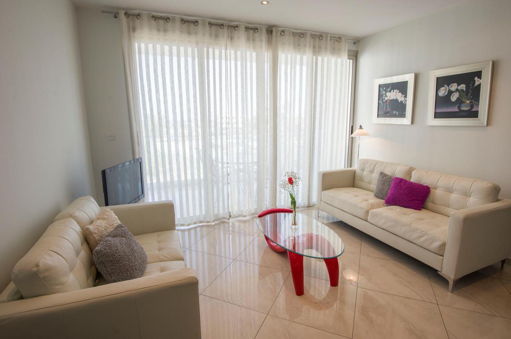 Mesogios House Suites Lárnaka Rom bilde