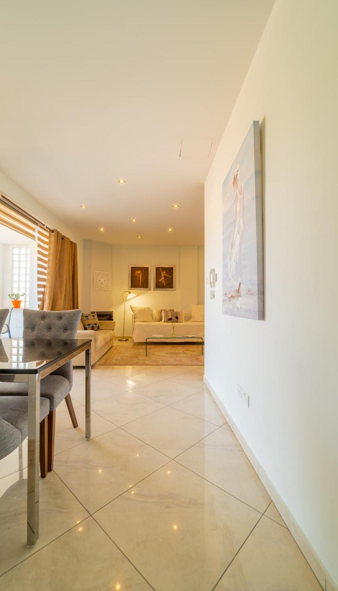 Mesogios House Suites Lárnaka Rom bilde