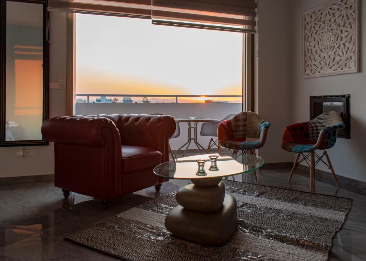Mesogios House Suites Lárnaka Eksteriør bilde